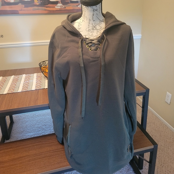 Ladies Sweater Mini dress w/pockets - Picture 2 of 3